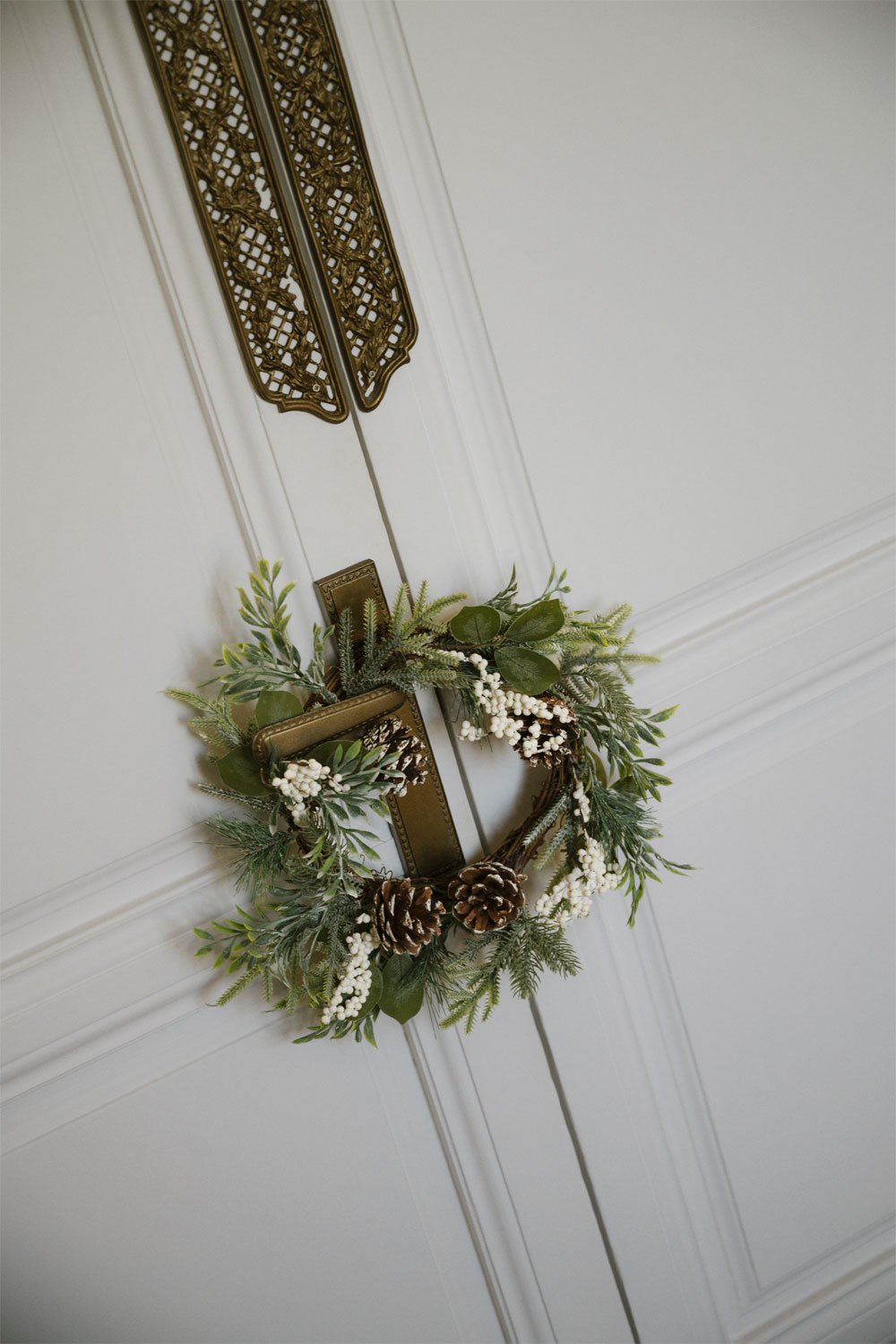 Corona decorativa di Natale Ø25 cm con pigne Hollis, immagine della galleria 1