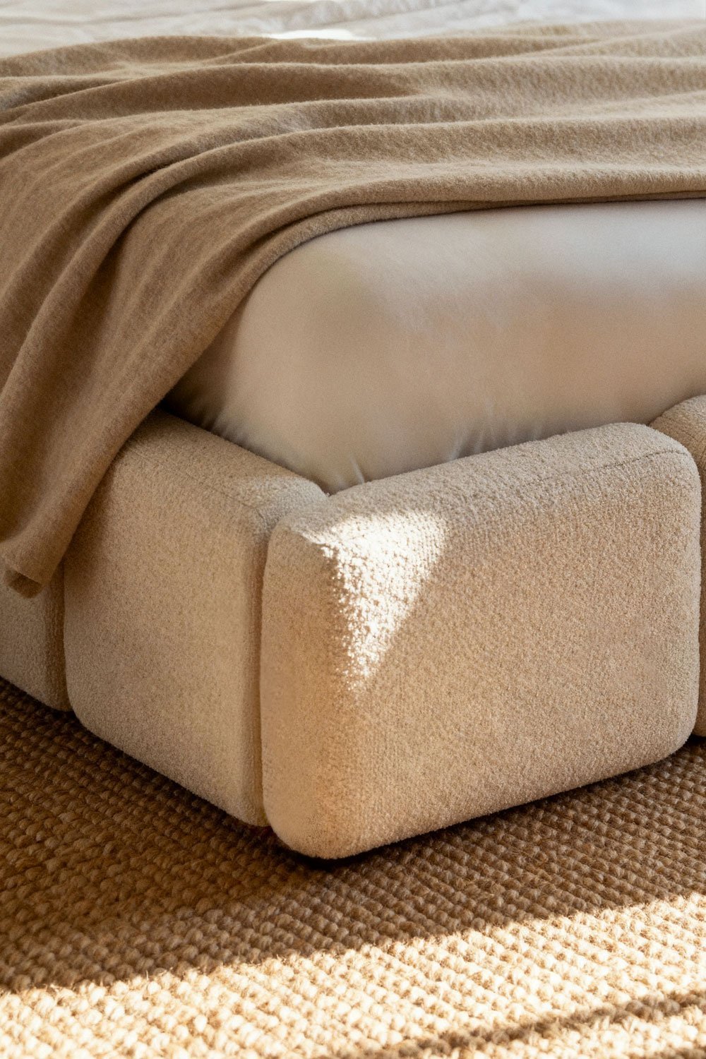 Letto con contenitore imbottito Jolcem, immagine della galleria 2