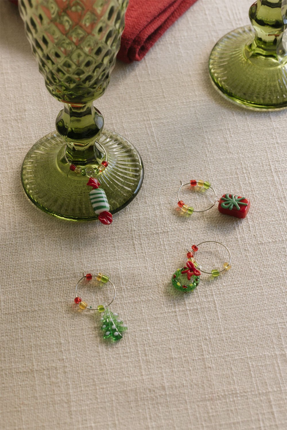 Set di 4 segnabicchieri di Natale in vetro Lapponia, immagine della galleria 1