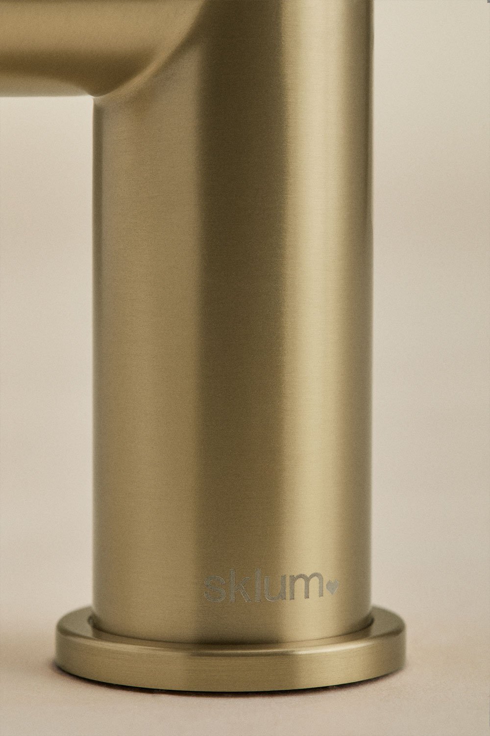 Rubinetto da esterno per cucina con beccuccio alto estraibile in acciaio inox Olyt, immagine della galleria 6