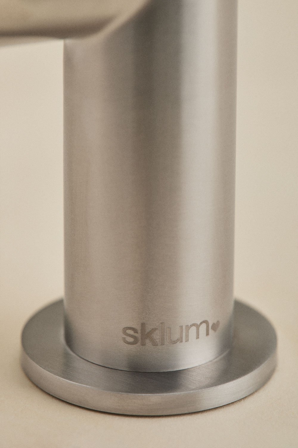 Rubinetto da esterno per cucina con beccuccio alto estraibile in acciaio inox Eryne, immagine della galleria 5