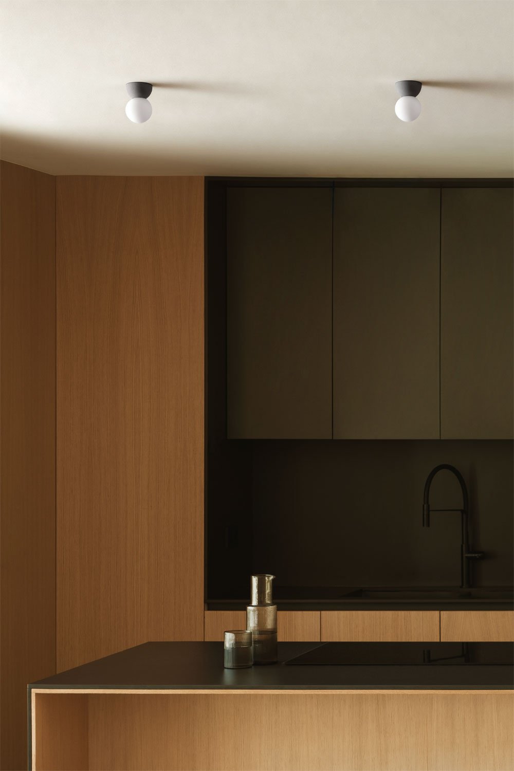 Plafoniera da soffitto in cemento con sfera di cristallo Bublik, immagine della galleria 1