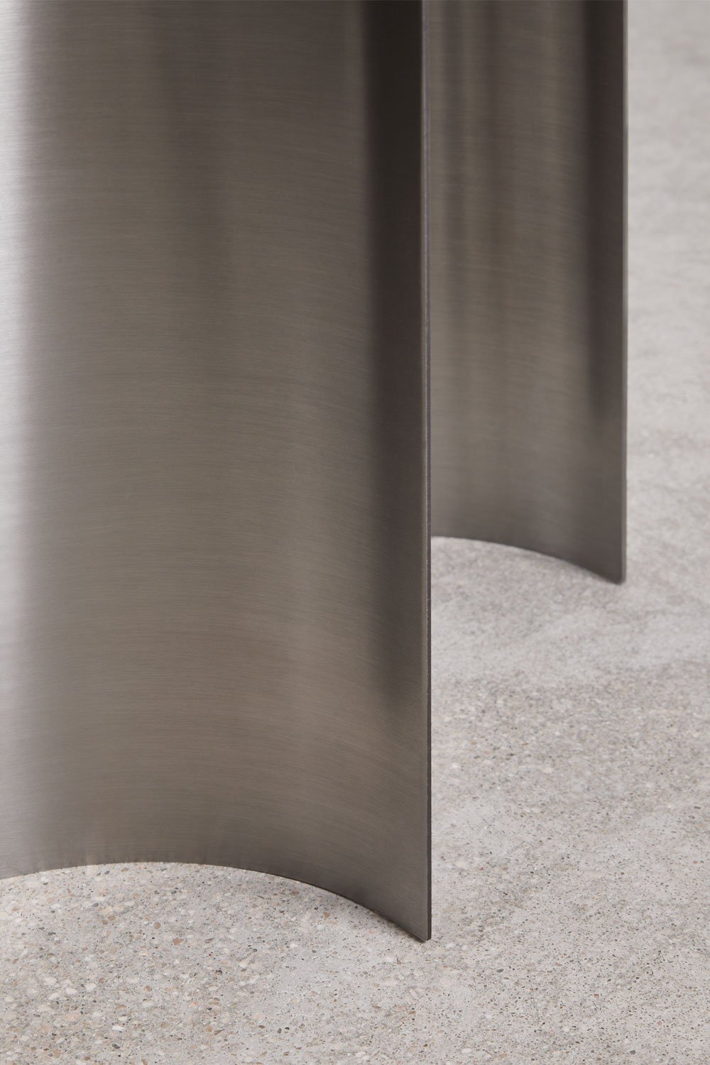 Comodino rotondo Ø40 cm in legno di mango e acciaio inossidabile Marvion, immagine della galleria 4