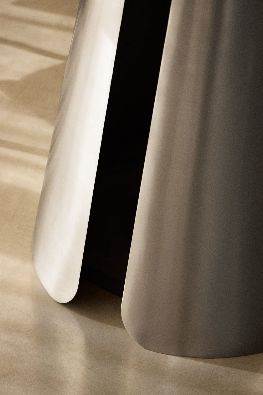 Tavolo da pranzo rotondo Ø120 cm in acciaio inox Baelor, immagine della galleria 2