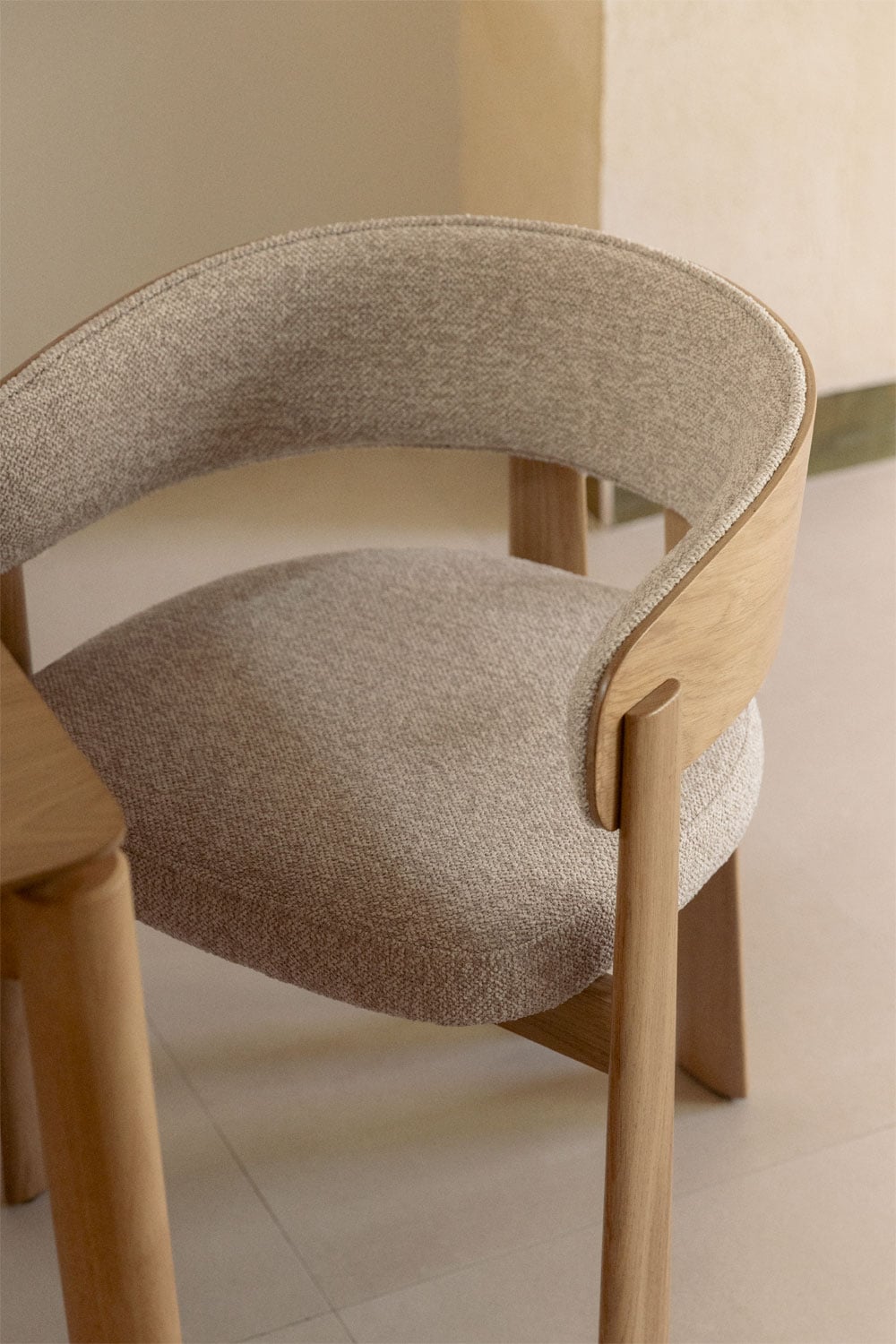 Set di 2 sedie da pranzo con braccioli, rivestite e in legno di quercia Olea, immagine della galleria 3