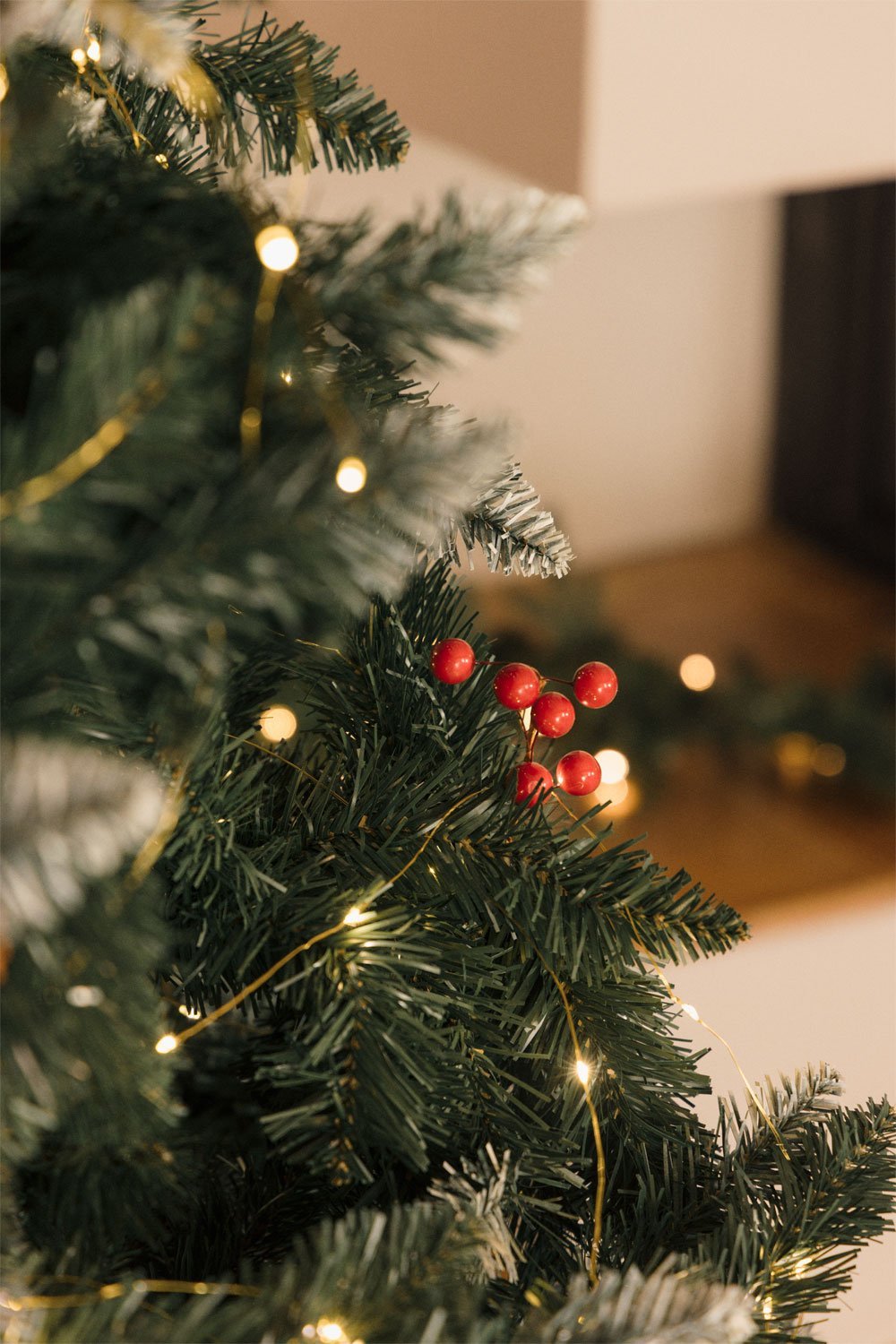 Albero di Natale con pigne decorative e bacche rosse Livigno, immagine della galleria 2