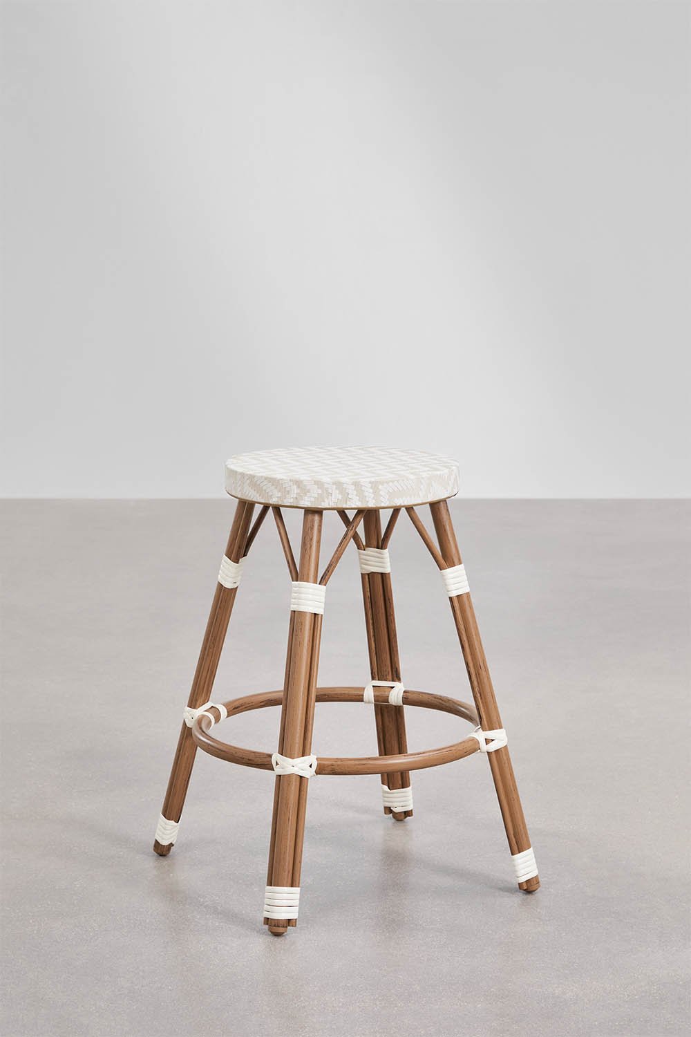 Sgabello alto in alluminio e rattan sintetico Brielle Bistro, immagine della galleria 1