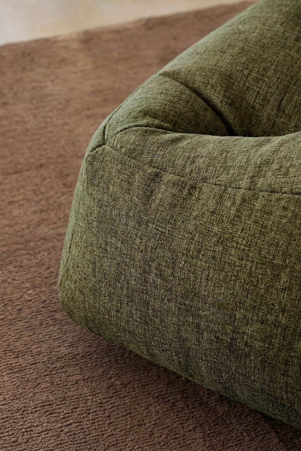 Poltrona pouf imbottita Thiago, immagine della galleria 2