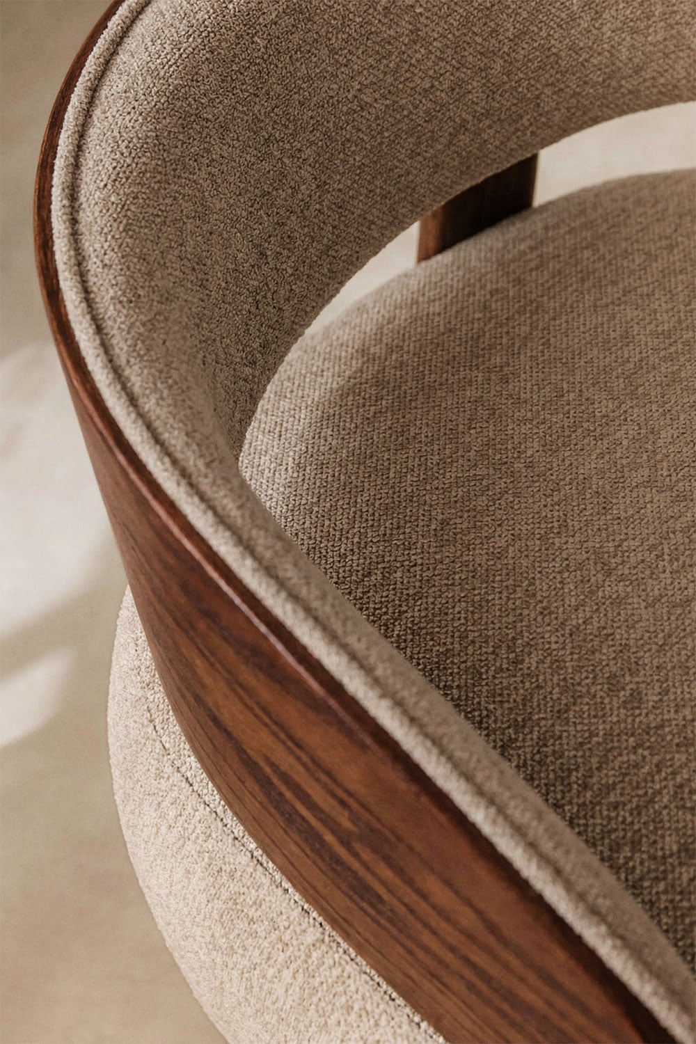 Set di 2 poltrone in legno di rovere rivestite Olea, immagine della galleria 2