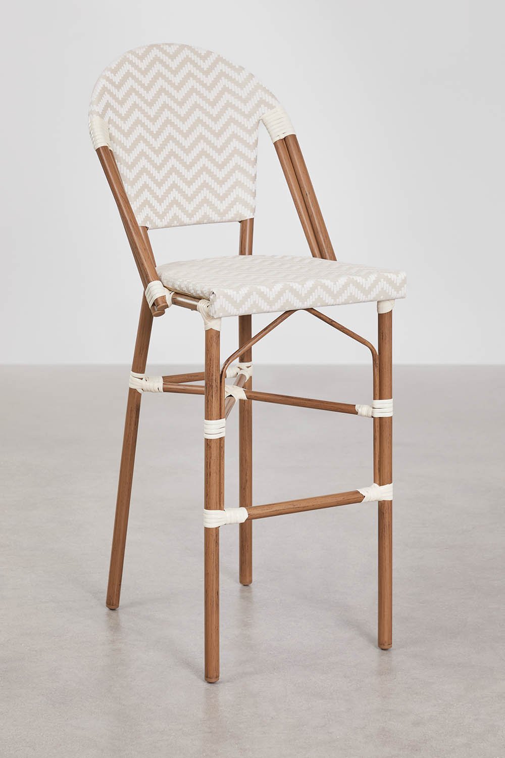 Set di 2 sgabelli alti impilabili da giardino con schienale in alluminio e rattan sintetico Brielle Bistro, immagine della galleria 1