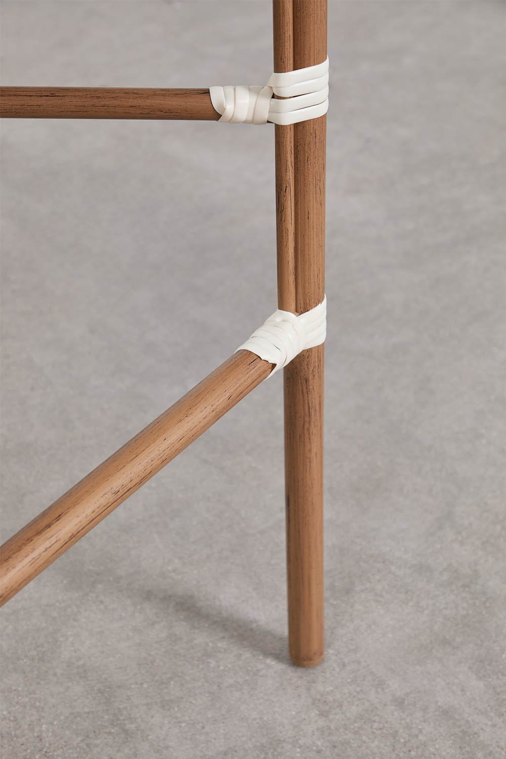 Sgabello alto impilabile con schienale in alluminio e rattan sintetico Brielle Bistro, immagine della galleria 5