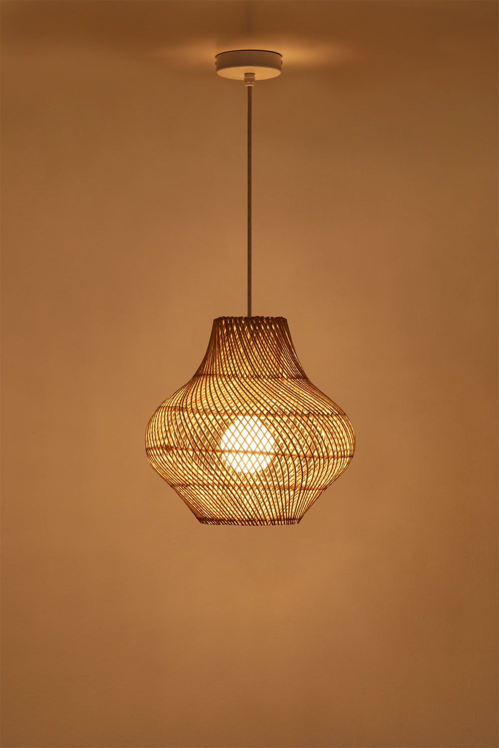 Lampada a sospensione da esterno in rattan Magali, immagine della galleria 2