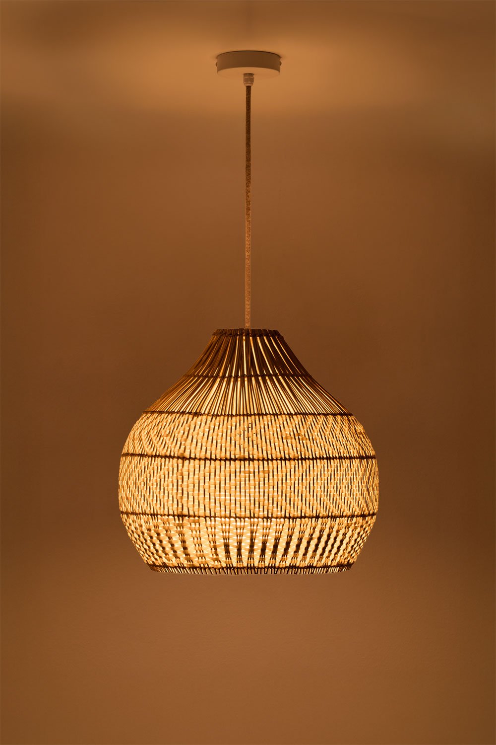 Lampada a sospensione da esterno in rattan intrecciato Llaury, immagine della galleria 2
