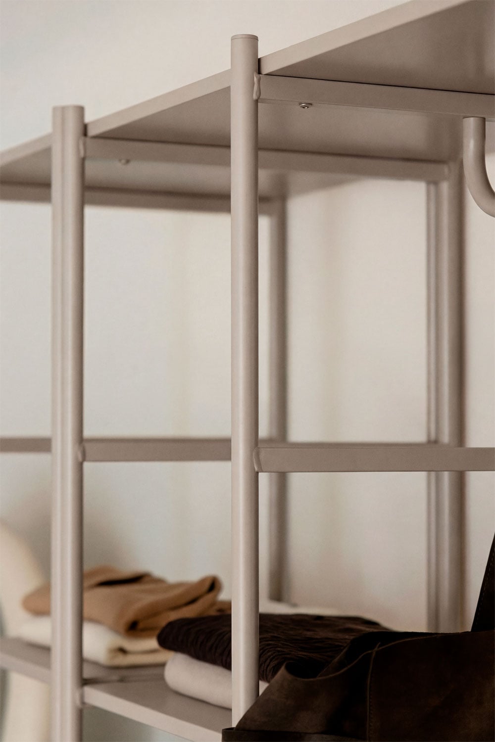 Armadio modulare aperto a 3 pezzi con 2 scaffali in ferro Elviah, immagine della galleria 2