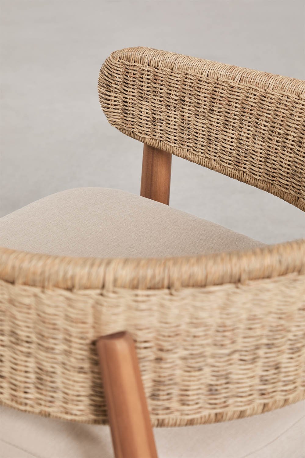 Poltrona da giardino in legno di acacia e rattan sintetico Ribeira, immagine della galleria 5