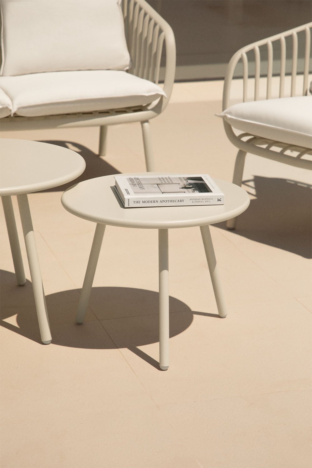 Set di 2 tavolini da giardino in acciaio Aradina, immagine della galleria 3