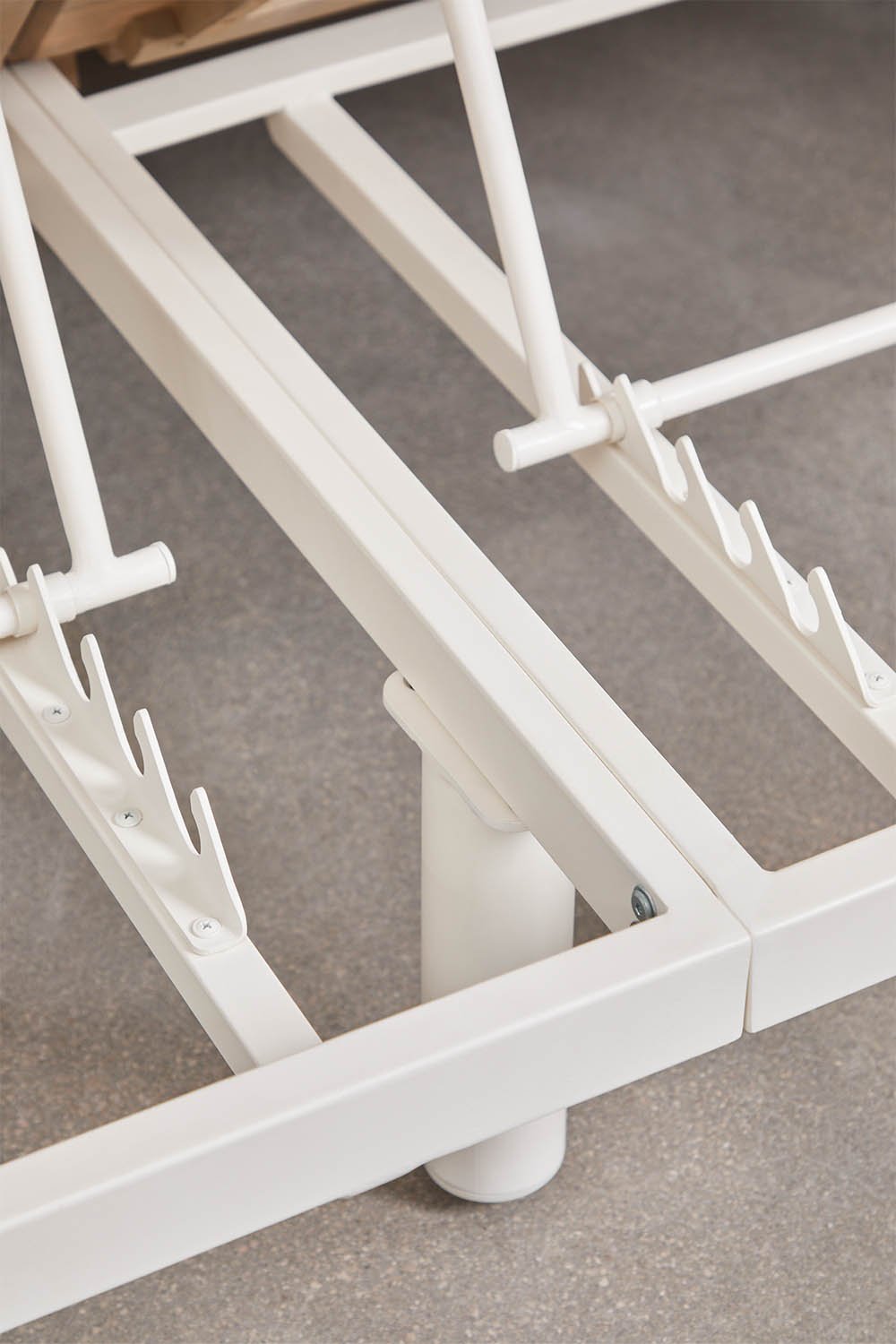 Letto balinese reclinabile in legno di acacia Sirka, immagine della galleria 6