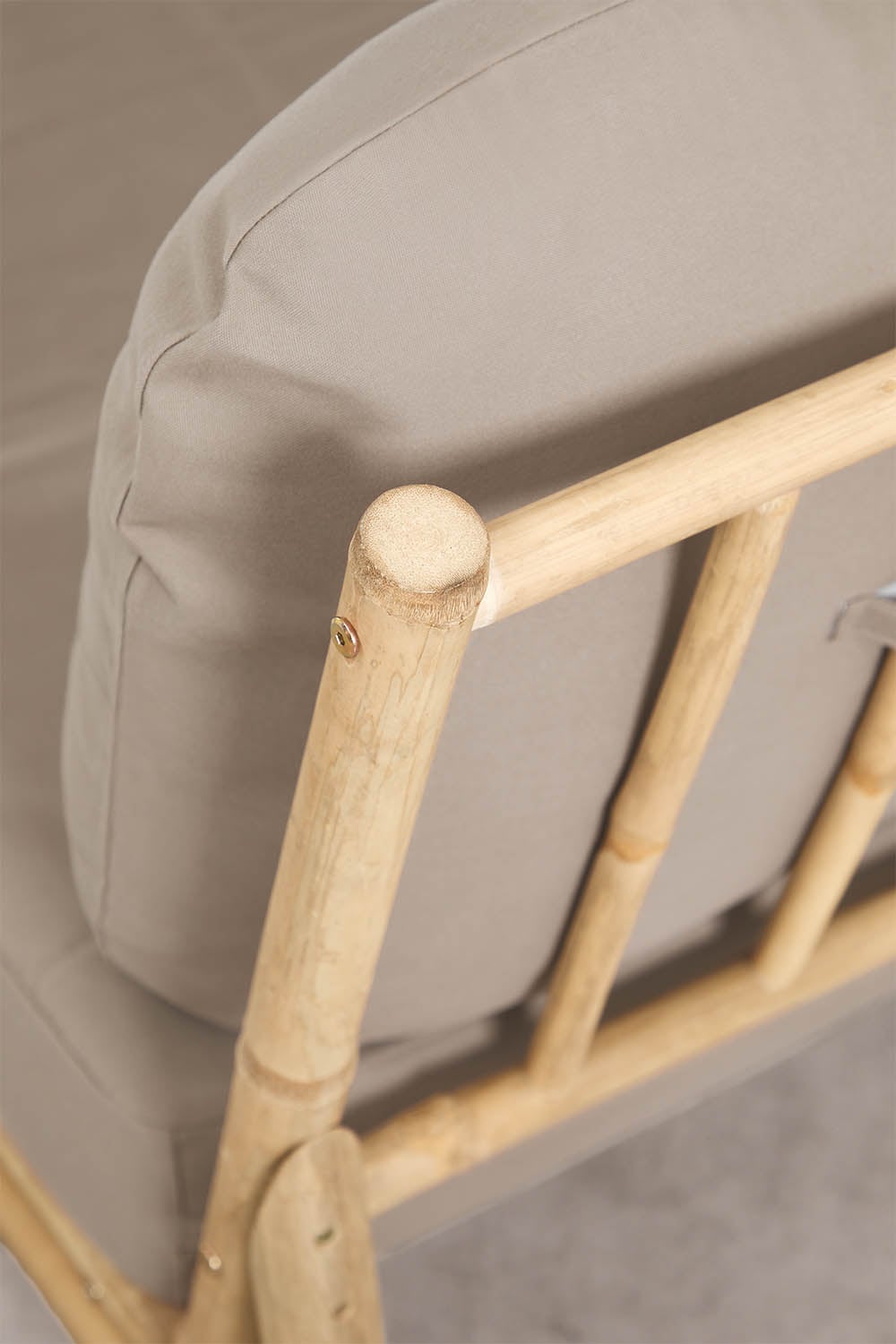 Set da giardino con divano modulare a 2 pezzi, pouf e tavolino quadrato in bambù Isendra, immagine della galleria 2