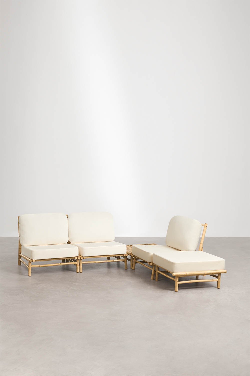 Set da giardino con divano modulare a 3 pezzi, pouf e tavolino quadrato 75x75 cm in bambù Isendra, immagine della galleria 3