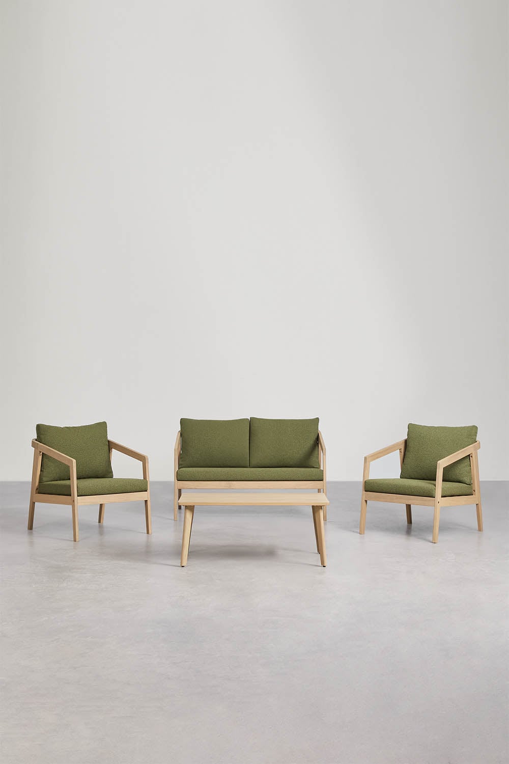 Set da giardino con divano, 2 poltrone e tavolino in legno di acacia Kaela, immagine della galleria 3