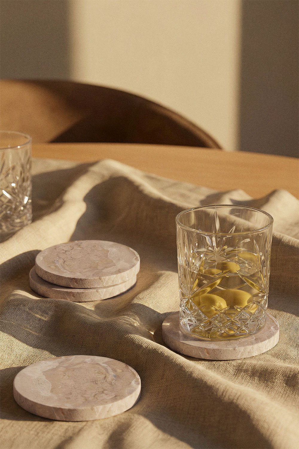 Set di 4 sottobicchieri rotondi Ø10 cm in marmo Valtris, immagine della galleria 1