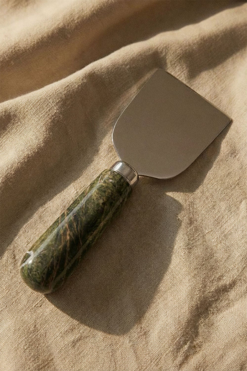 Set di 3 posate per formaggi in marmo e acciaio inox Calven, immagine della galleria 3