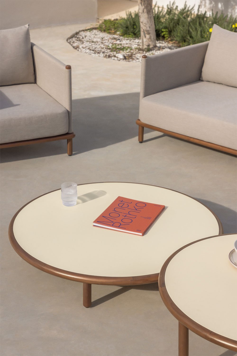 Tavolino da giardino rotondo in legno di acacia Olivia, immagine della galleria 5