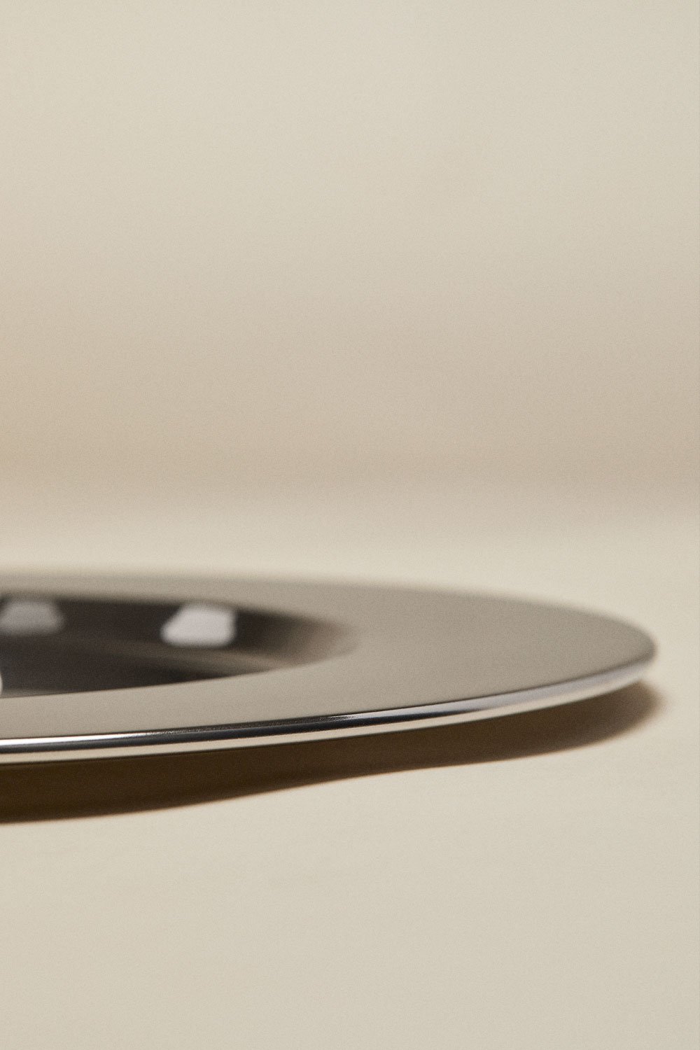 Vassoio Ø30 cm in acciaio inox Kirsh, immagine della galleria 3