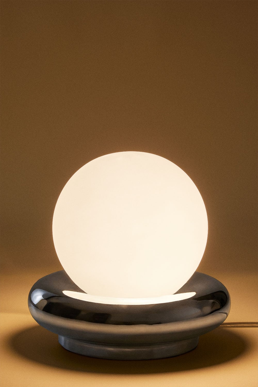 Lampada da tavolo in ceramica con sfera di cristallo Kryx, immagine della galleria 2
