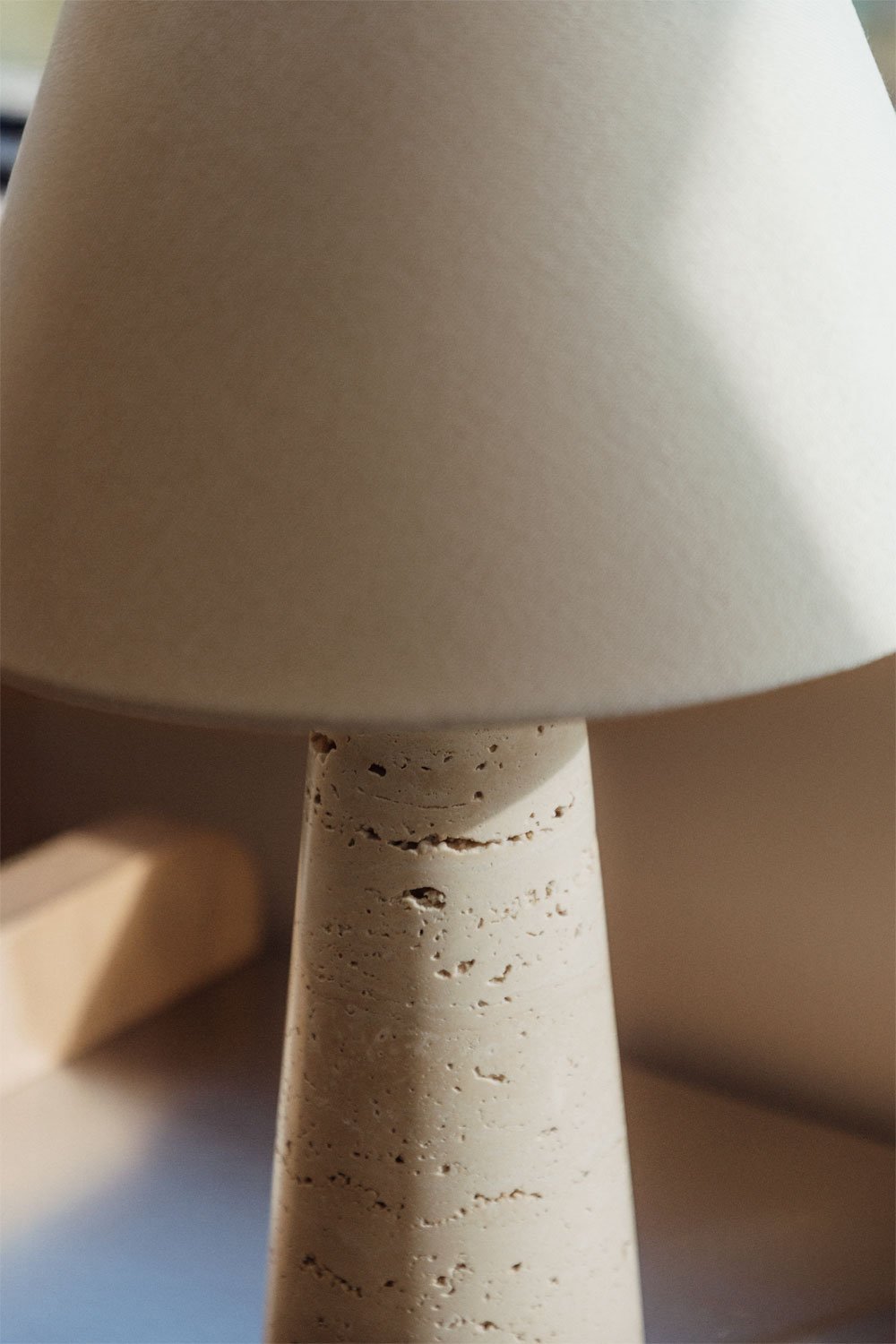 Base per lampada da tavolo in travertino Davise, immagine della galleria 2