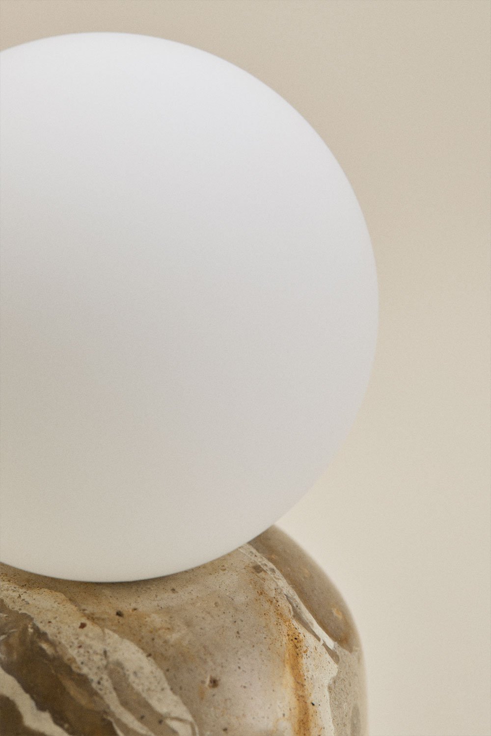 Lampada da tavolo in pietra naturale Tumkur, immagine della galleria 5