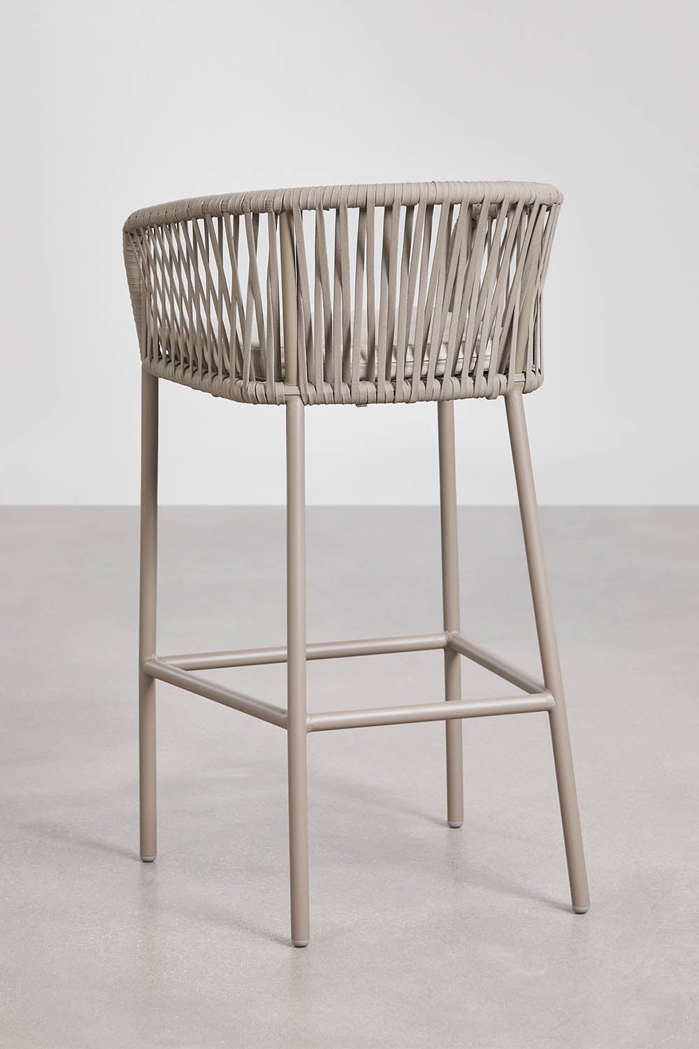 Sgabello alto con braccioli in corda intrecciata Arhiza, immagine della galleria 3