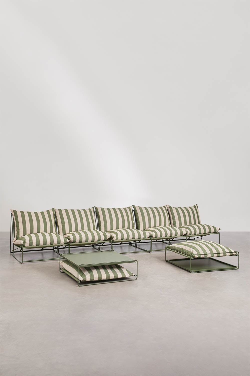 Set da giardino con divano modulare a 5 pezzi, tavolino laterale e pouf convertibili Amaro, immagine della galleria 1