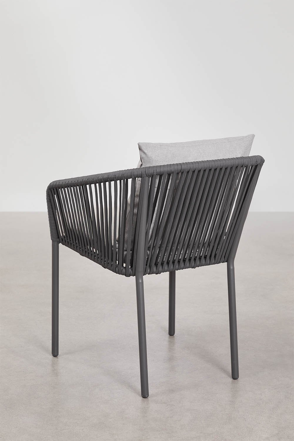 Sedia da giardino con braccioli in corda intrecciata Arhiza Classic, immagine della galleria 3