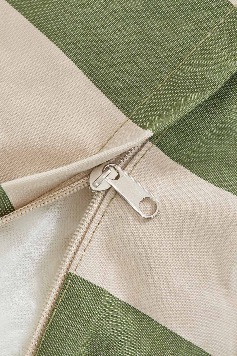 Set da giardino con divano modulare a 3 pezzi, tavolino laterale e 2 pouf convertibili Amaro, immagine della galleria 10