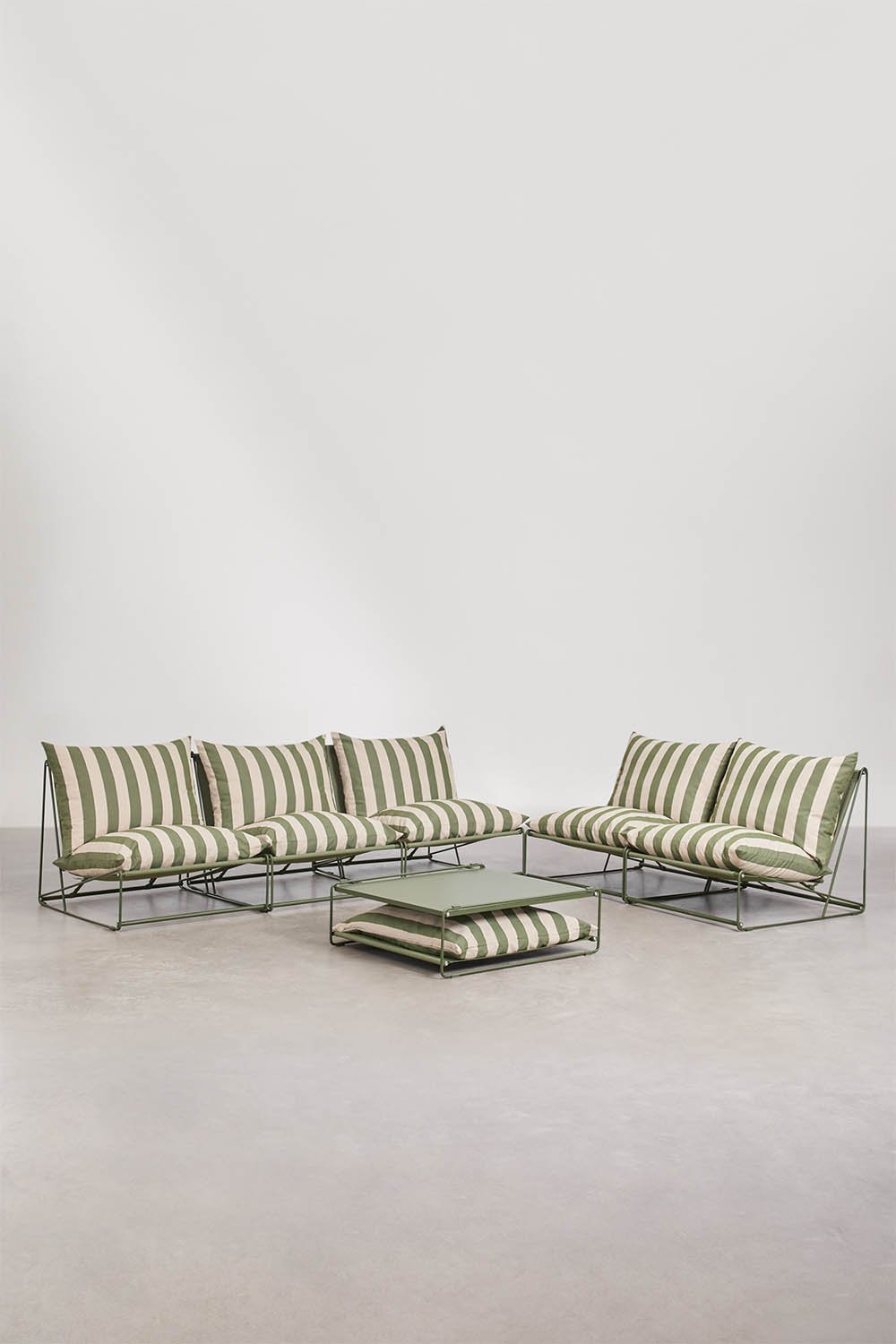 Set da giardino con 2 divani modulari da 2 e 3 posti e tavolino laterale convertibile Amaro, immagine della galleria 1