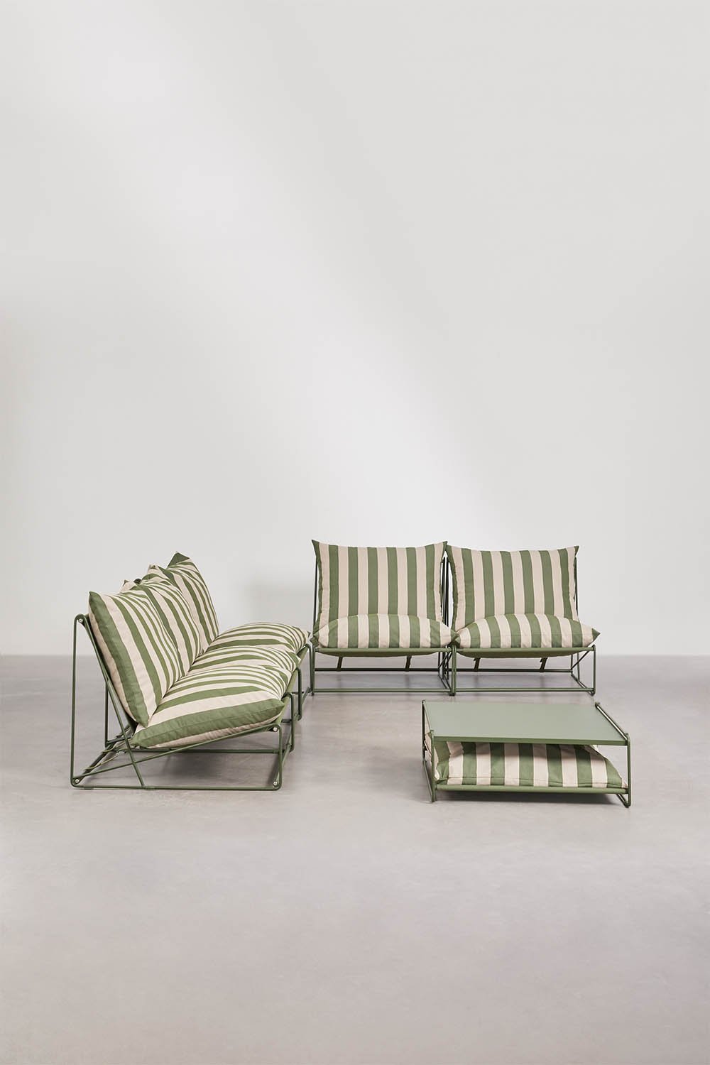 Set da giardino con 2 divani modulari da 2 e 3 posti e tavolino laterale convertibile Amaro, immagine della galleria 3