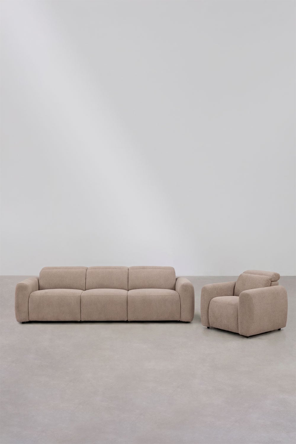 Set soggiorno con divano reclinabile ed elettrico a 3 posti e poltrona imbottita Peggy, immagine della galleria 1