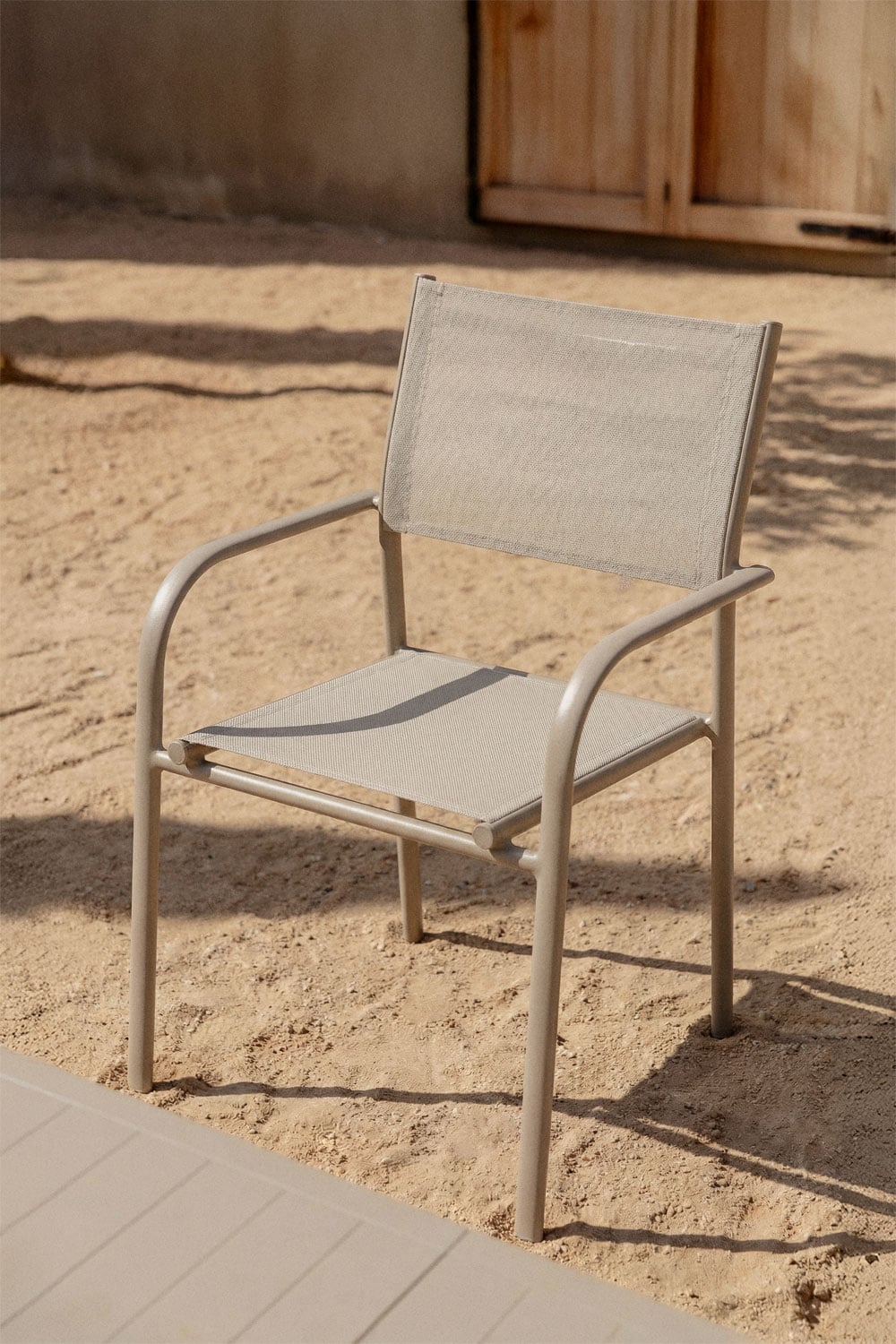 Sedia da giardino impilabile con braccioli in alluminio Olenia, immagine della galleria 1