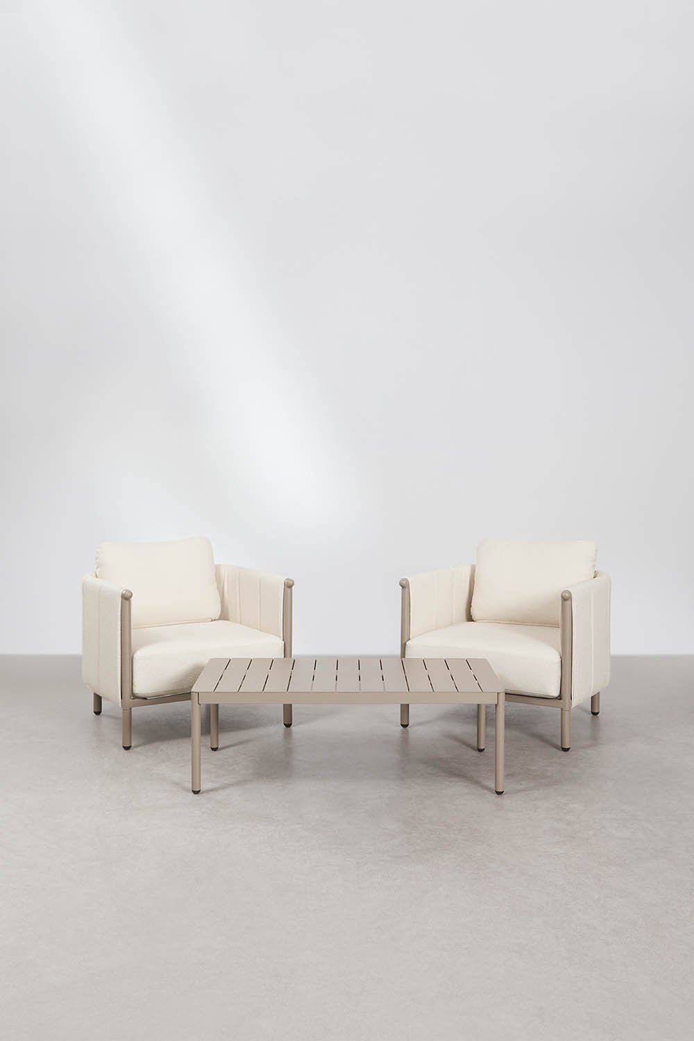 Set da giardino con 2 poltrone in bouclé e tavolino in alluminio Boleni, immagine della galleria 1