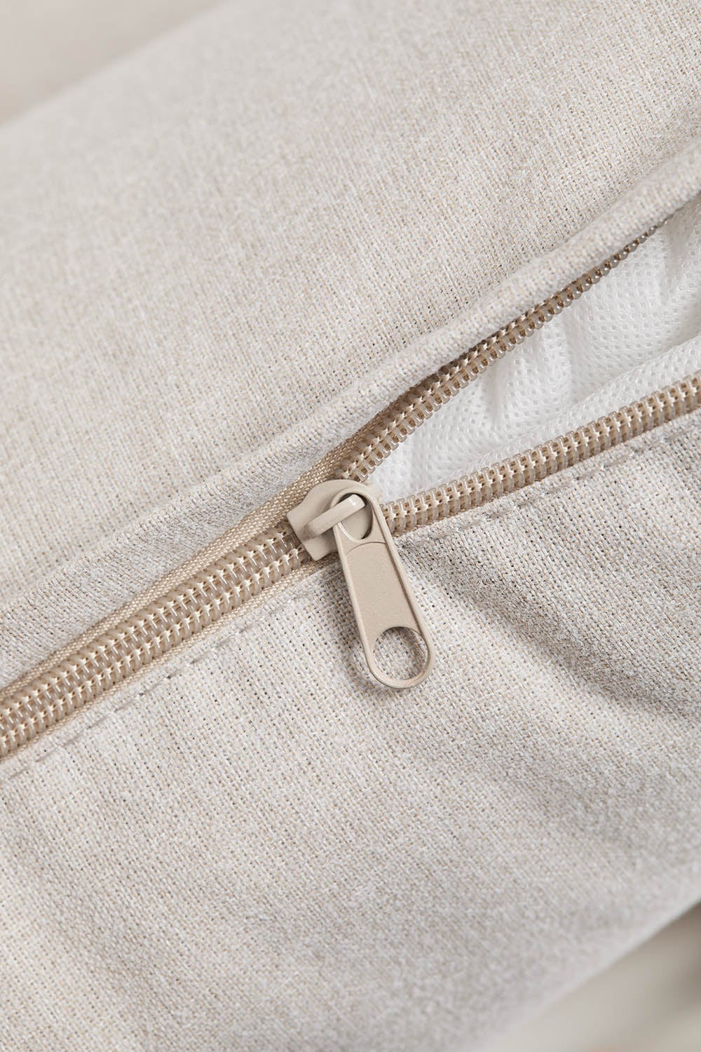 Set da giardino con divano 2 posti e tavolino in alluminio e rattan sintetico Duroli, immagine della galleria 5