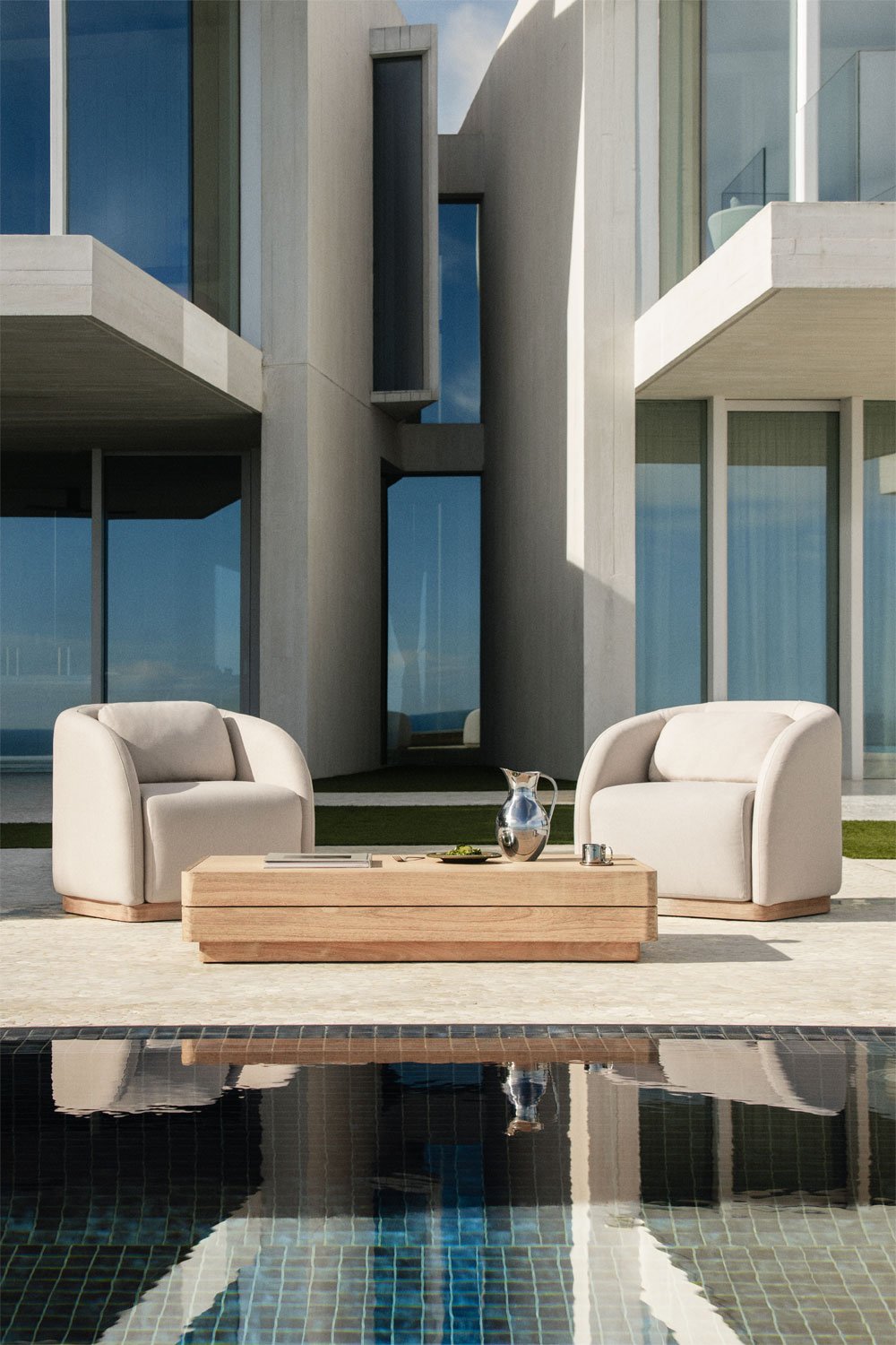 Set da giardino con 2 poltrone e tavolino rettangolare 130x75 cm in legno di acacia Verona, immagine della galleria 1