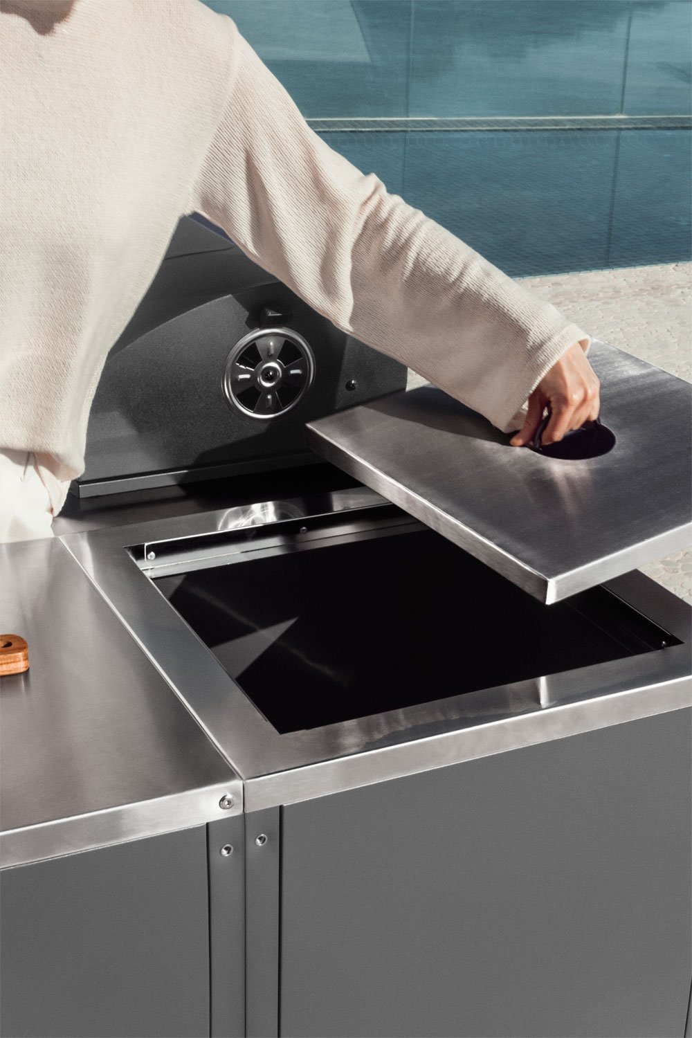 Modulo angolare di stoccaggio per cucina modulare da esterno in acciaio Savona, immagine della galleria 2