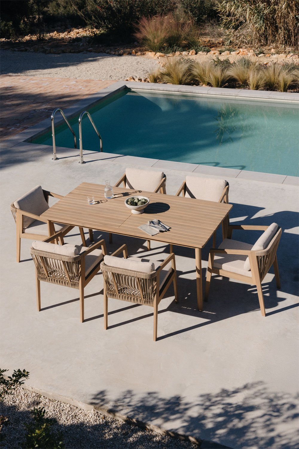 Set tavolo rettangolare 180x90 cm e 6 sedie da giardino in legno di acacia e corda intrecciata Kaela, immagine della galleria 1