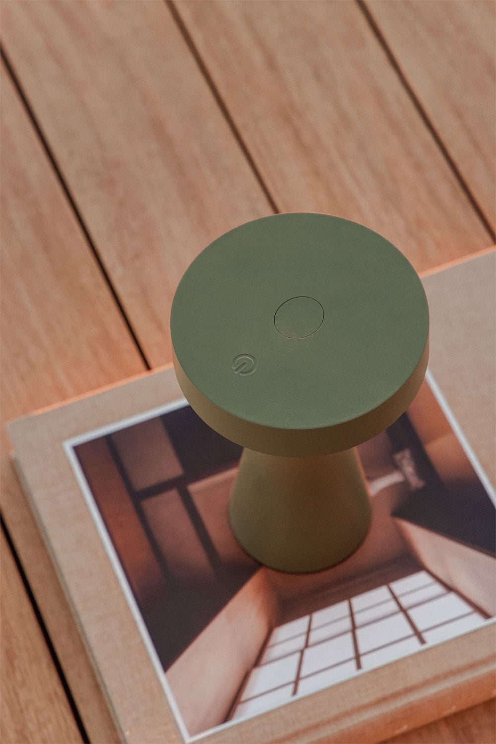 Lampada da tavolo LED wireless per esterni Catinca, immagine della galleria 2