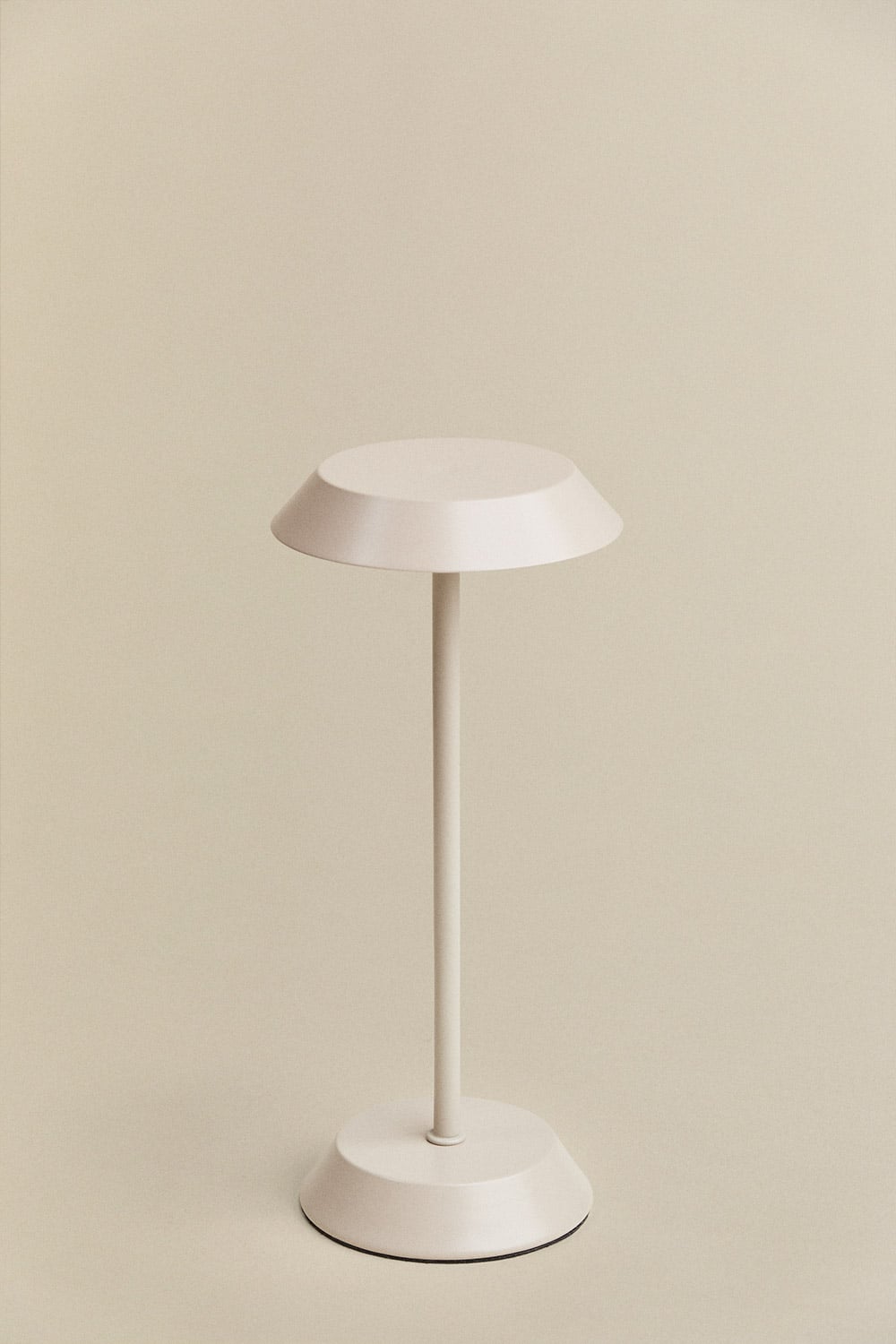 Lampada da tavolo LED wireless per esterni in ferro Oravella, immagine della galleria 3