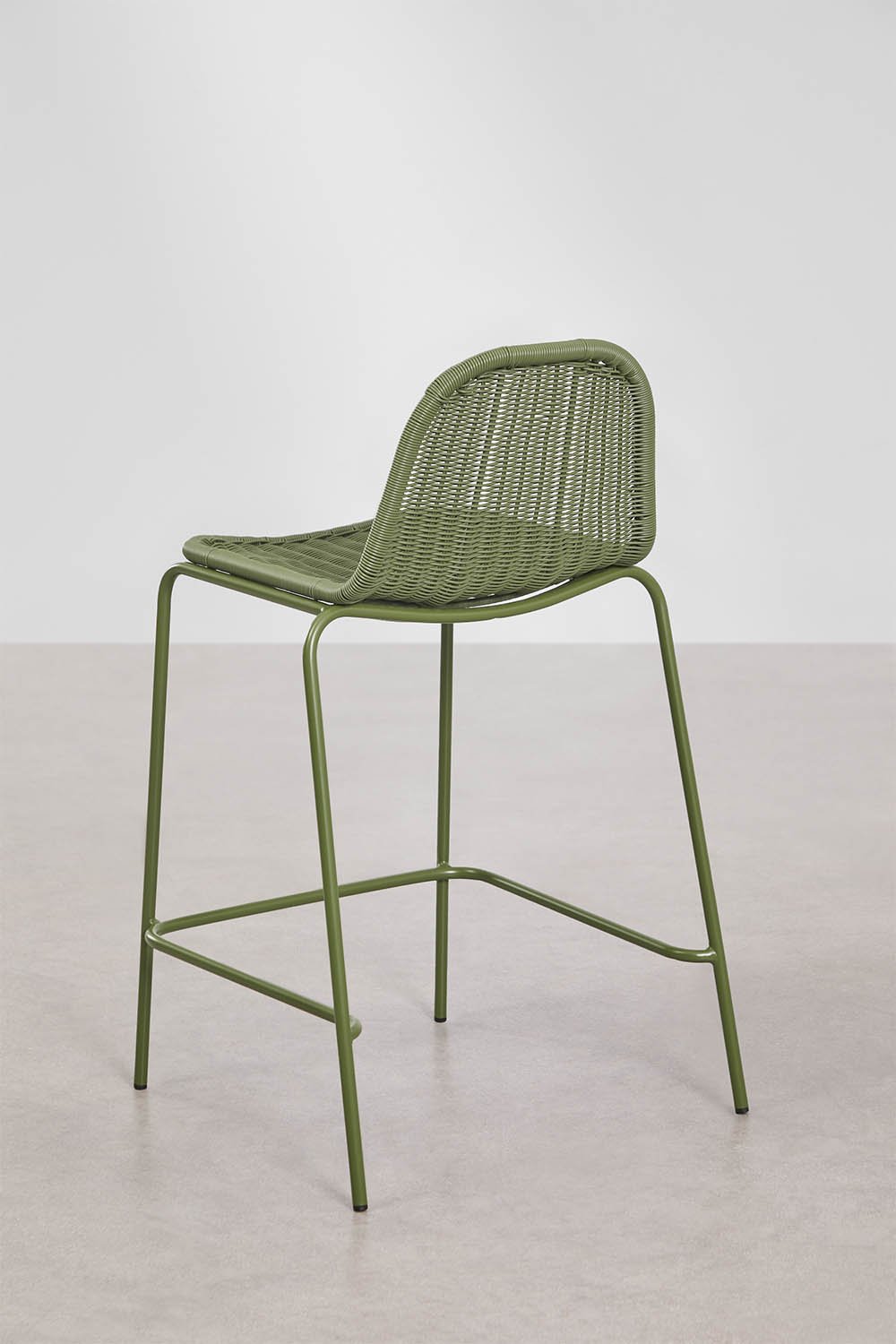 Set di 2 sgabelli alti da giardino impilabili in rattan sintetico Reiven, immagine della galleria 5