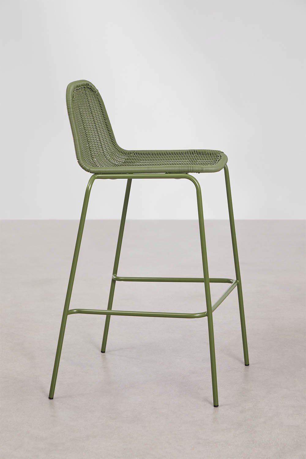 Set di 4 sgabelli alti da giardino impilabili in midollino sintetico Reiven, immagine della galleria 2