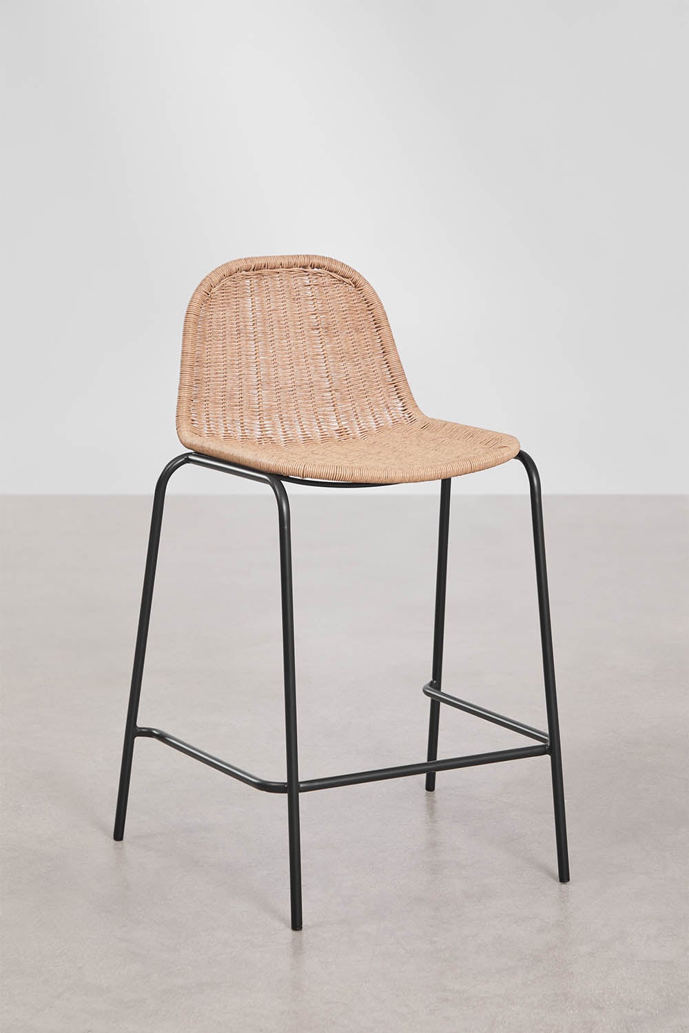 Sgabello alto impilabile in midollino sintetico Reiven, immagine della galleria 1