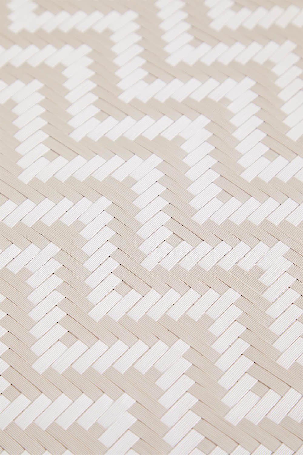 Set di 2 sgabelli bassi 45 cm in alluminio e rattan sintetico Brielle Bistro, immagine della galleria 4